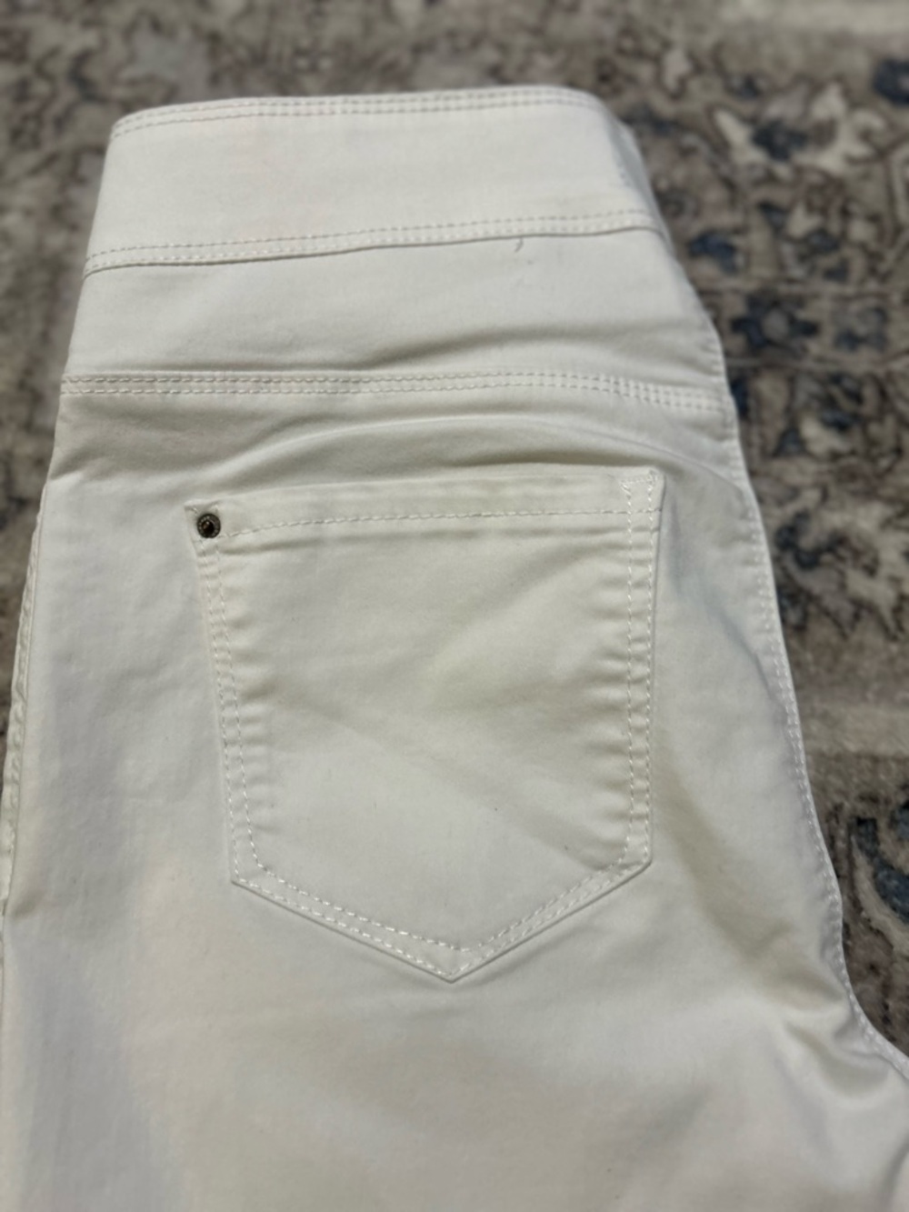 Curve Appeal White Stretch Bermuda Shorts - CURVE - Picture 5 of 6